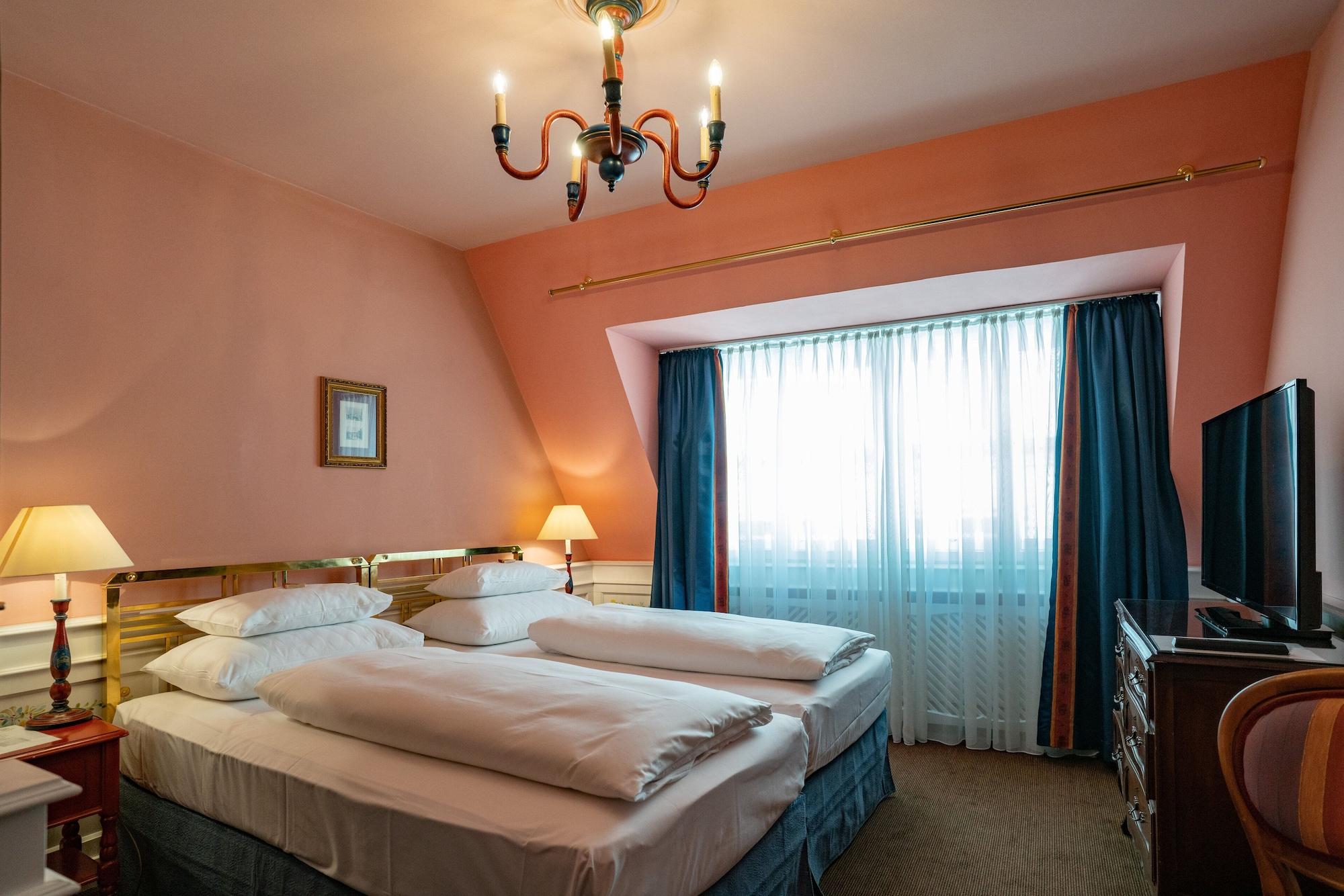 Hotel König Von Ungarn 4*